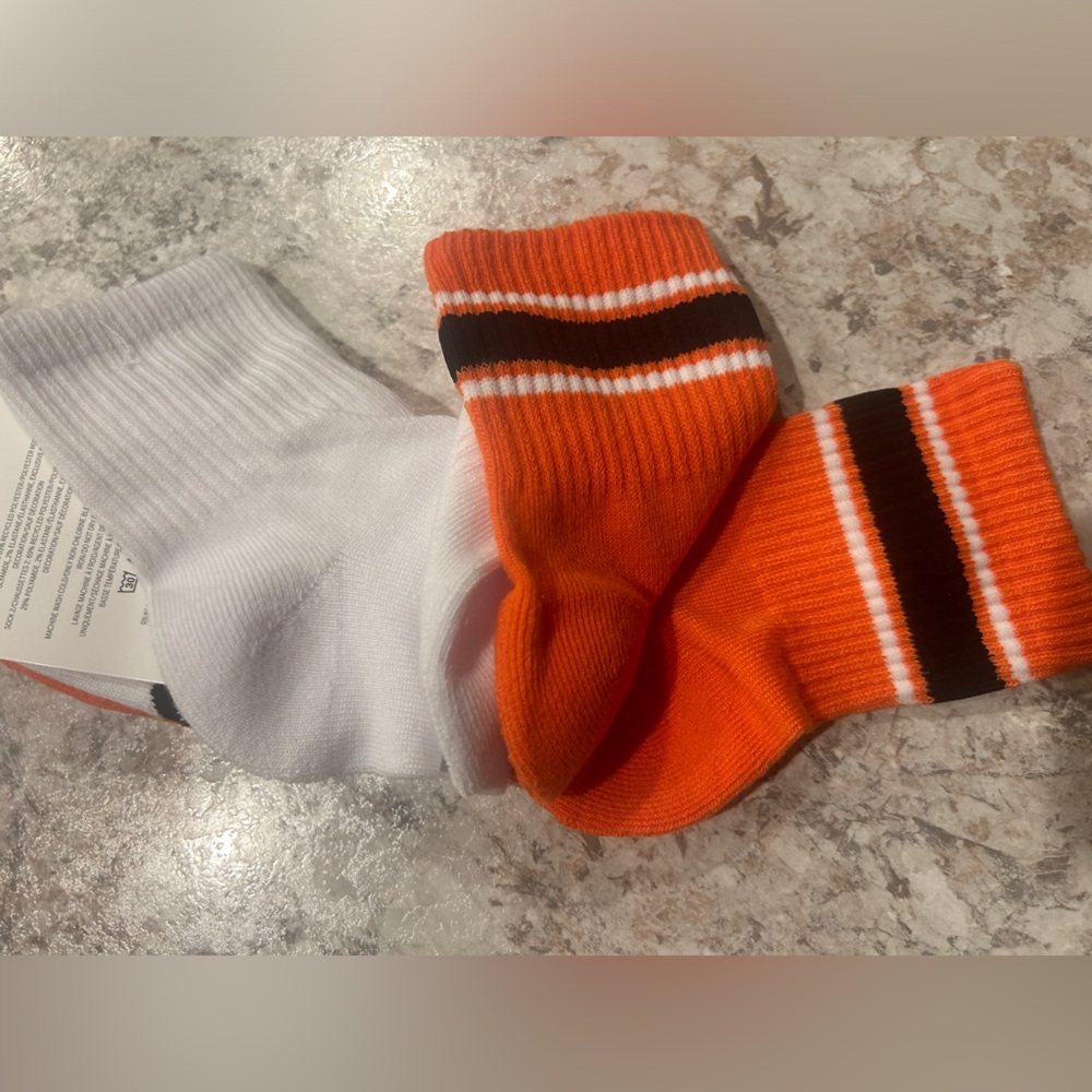 VS PINK Halloween Bat & Spoiled Bat 2-Pack Quarter Socks NEW - Picture 8 of 9